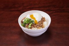 ひき肉温玉のせご飯