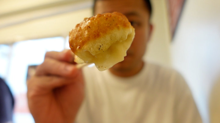 餃子とめしの包琳