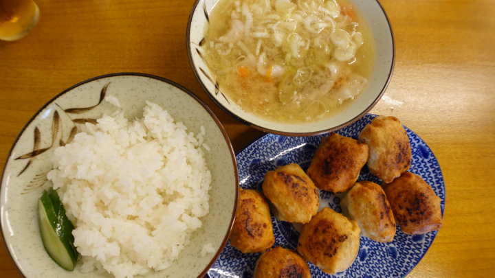 餃子とめしの包琳