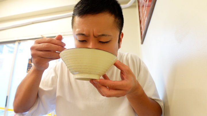 餃子とめしの包琳