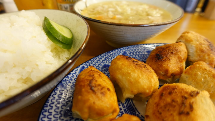 餃子とめしの包琳